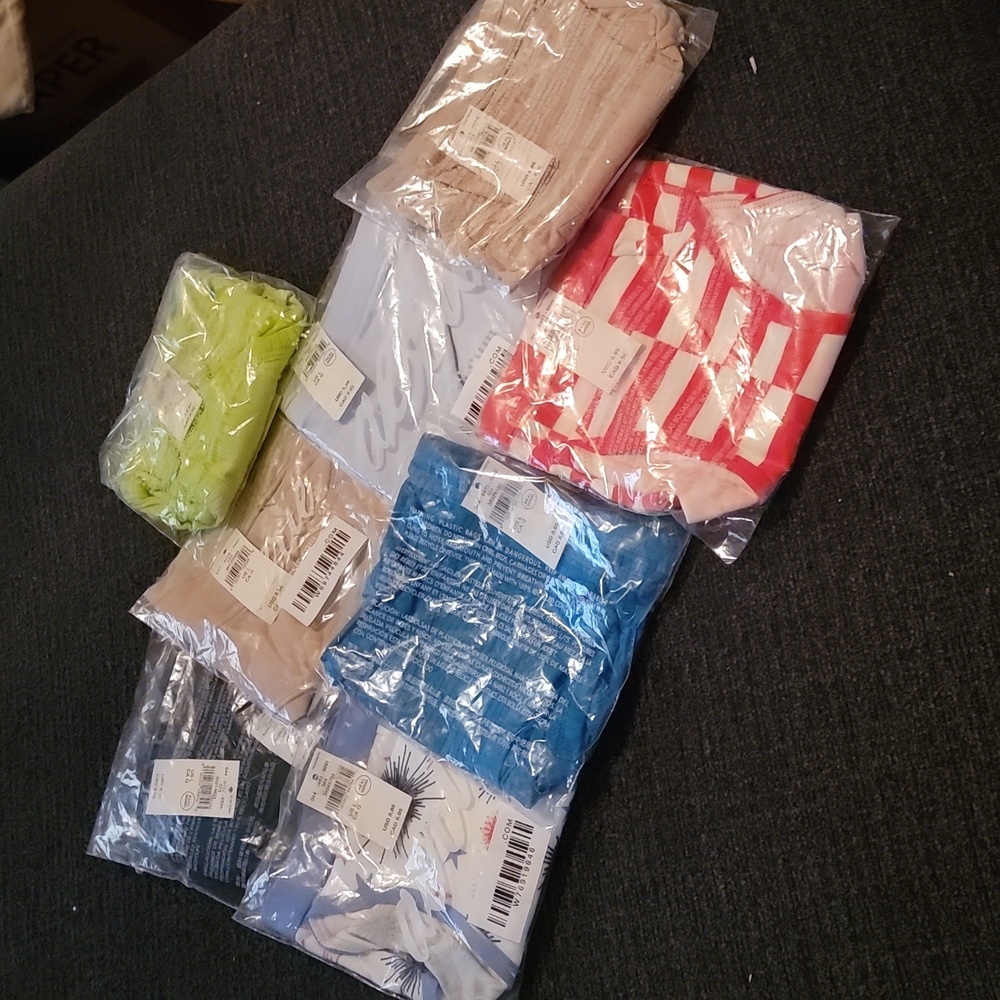 Lot of 8 Aerie panties. Assorted colors and styles. Large